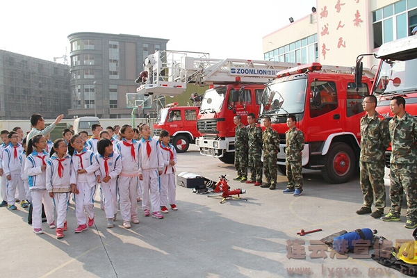 灌南县开展未成年人走进消防大队活动