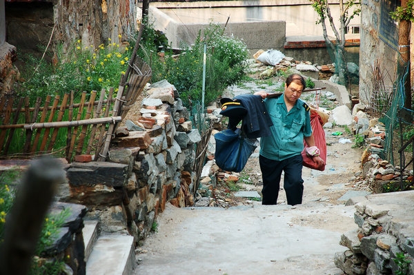 【2011年度中国好人】“好信使”葛军：30多年坚持步行为散户居民送信件