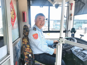 一群好人·满城春风︱公交车化身急救车 乘客发病 驾驶员成功施救