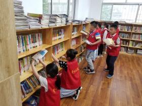 美德之城·志愿同行|图书馆里的小小志愿者