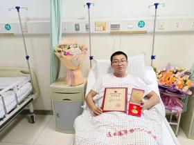 一群好人·满城春风︱赵洋：造血干细胞捐献英雄化身“跑腿小哥”