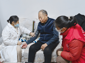 文明实践·时代新风︱刘艞社区敲门入户送健康关爱群众零距离
