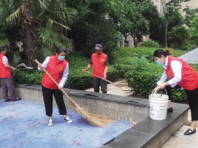 美德之城·志愿同行︱“环保清洁队”奉献爱心服务居民